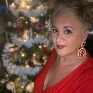 Meet your Posher, Laurie a.